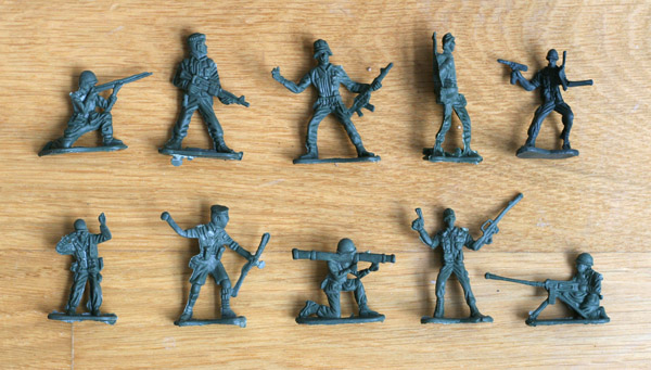 How to make a Plastic Army Men Fruit Bowl