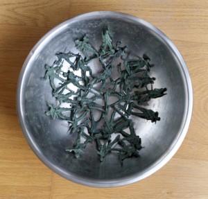 How to make a Plastic Army Men Fruit Bowl